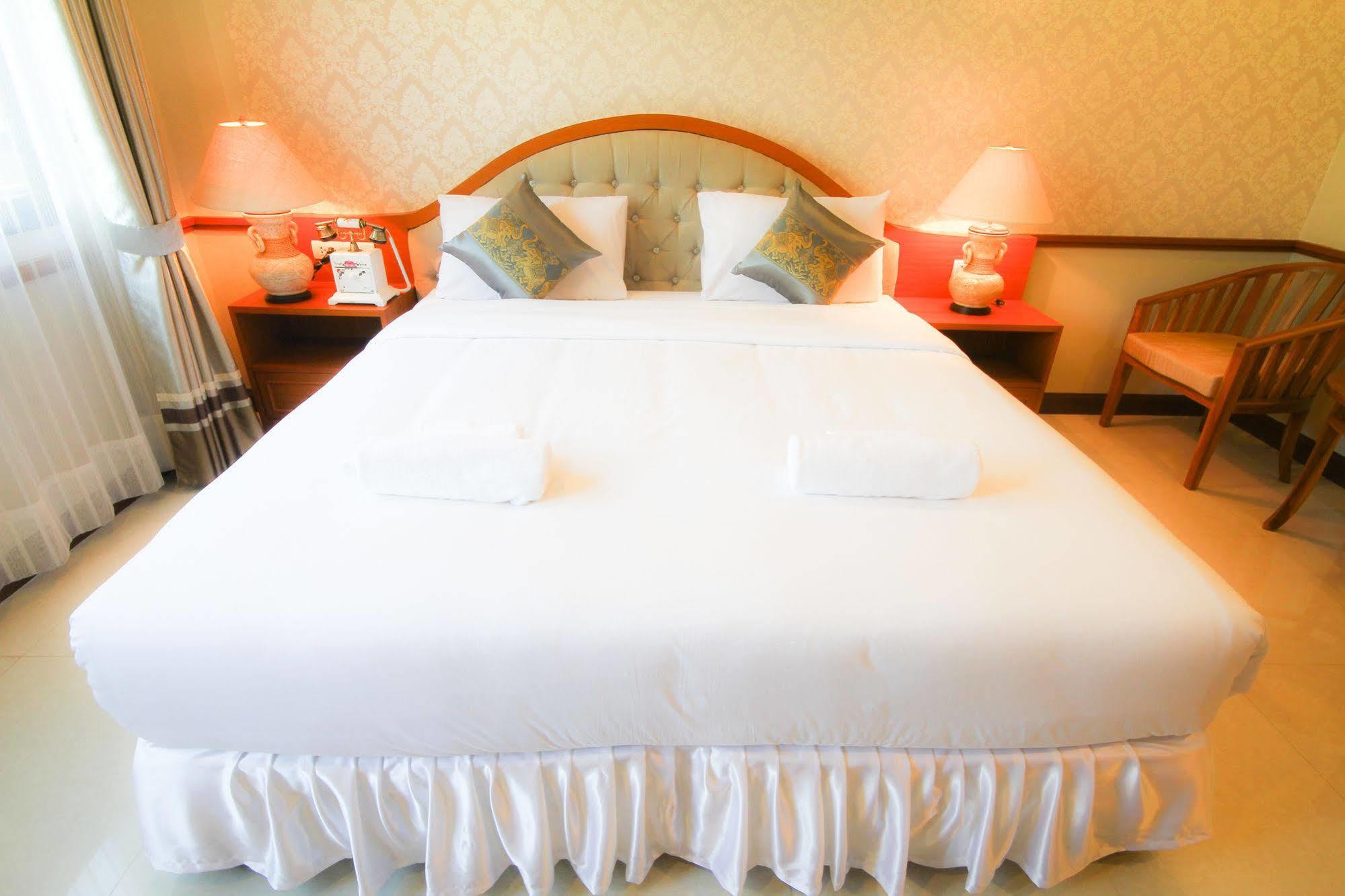 Phoothawee House Hotel Chiang Mai Ngoại thất bức ảnh