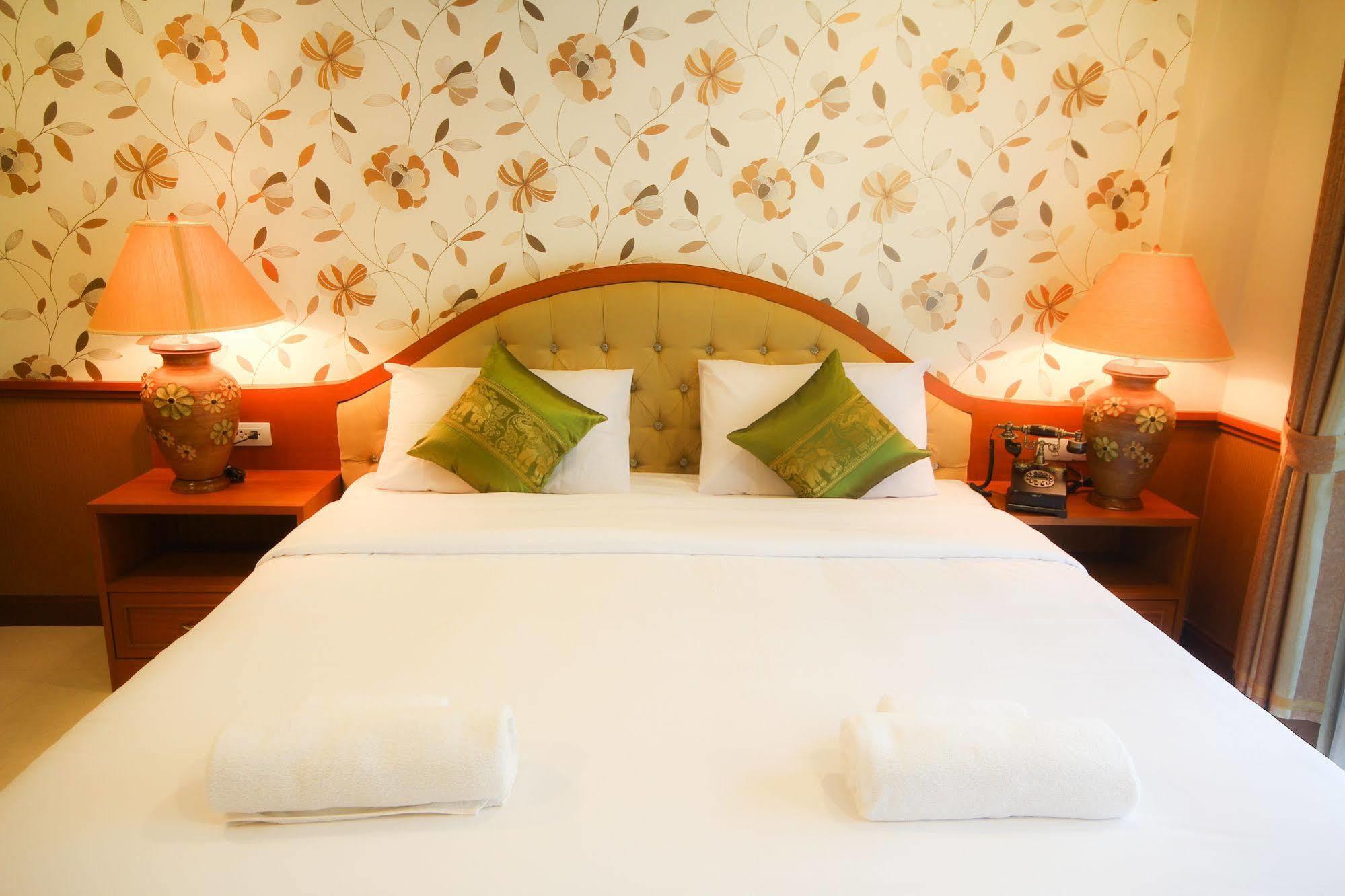 Phoothawee House Hotel Chiang Mai Ngoại thất bức ảnh
