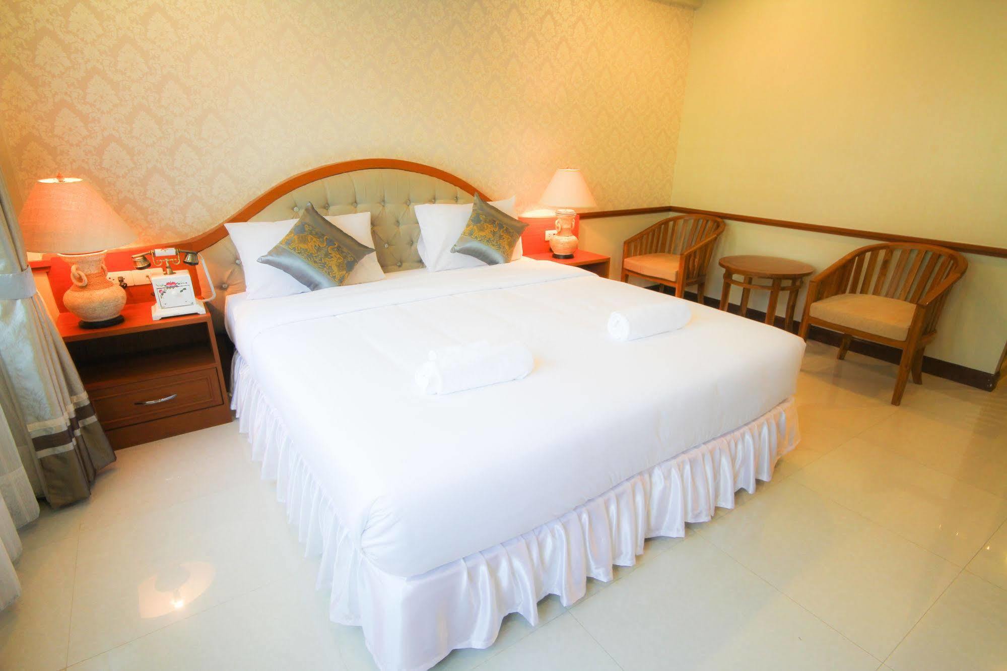 Phoothawee House Hotel Chiang Mai Ngoại thất bức ảnh